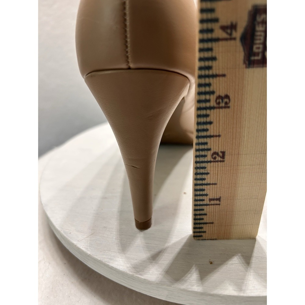 Chelsea Moreland Heels Womens 8.5M Glamour Pump Beige Nude EUC - Picture 7 of 11